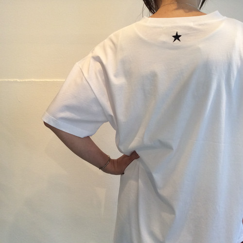 ANNAKERRY／星刺繍Tシャツ