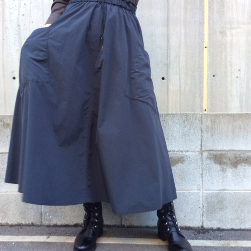 CLOCHE／ビッグポケットスカート