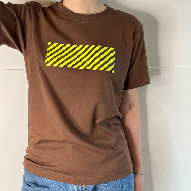 DOS DIOSAS／プリントデザインTシャツ